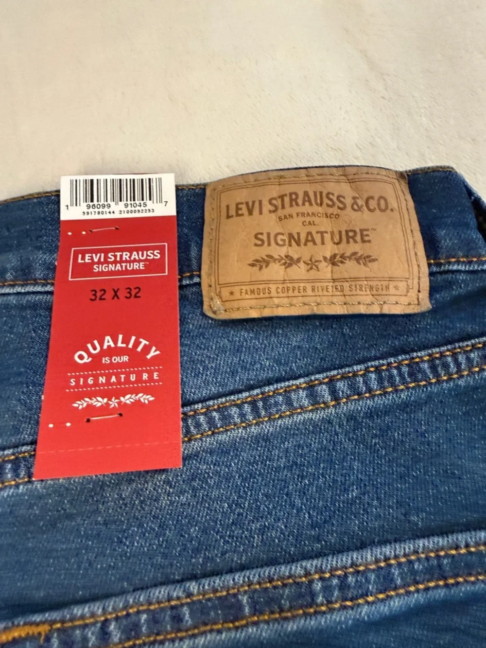 NWT Levi Strauss Signature Men's Slim Fit Jeans Size 32x32 Ultimate Flex Denim